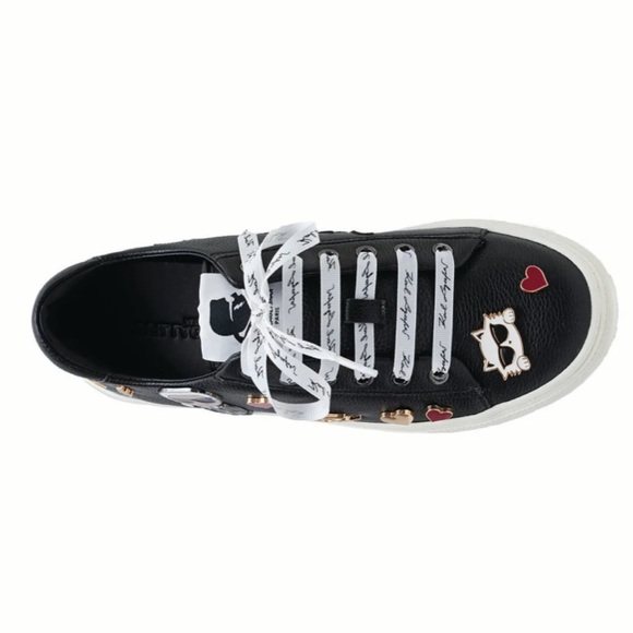 Karl Lagerfeld Paris US 7.5 EU 37.5
CATE PINS
BLACK
TUMBLED LEATHER
Like new - Picture 3 of 16